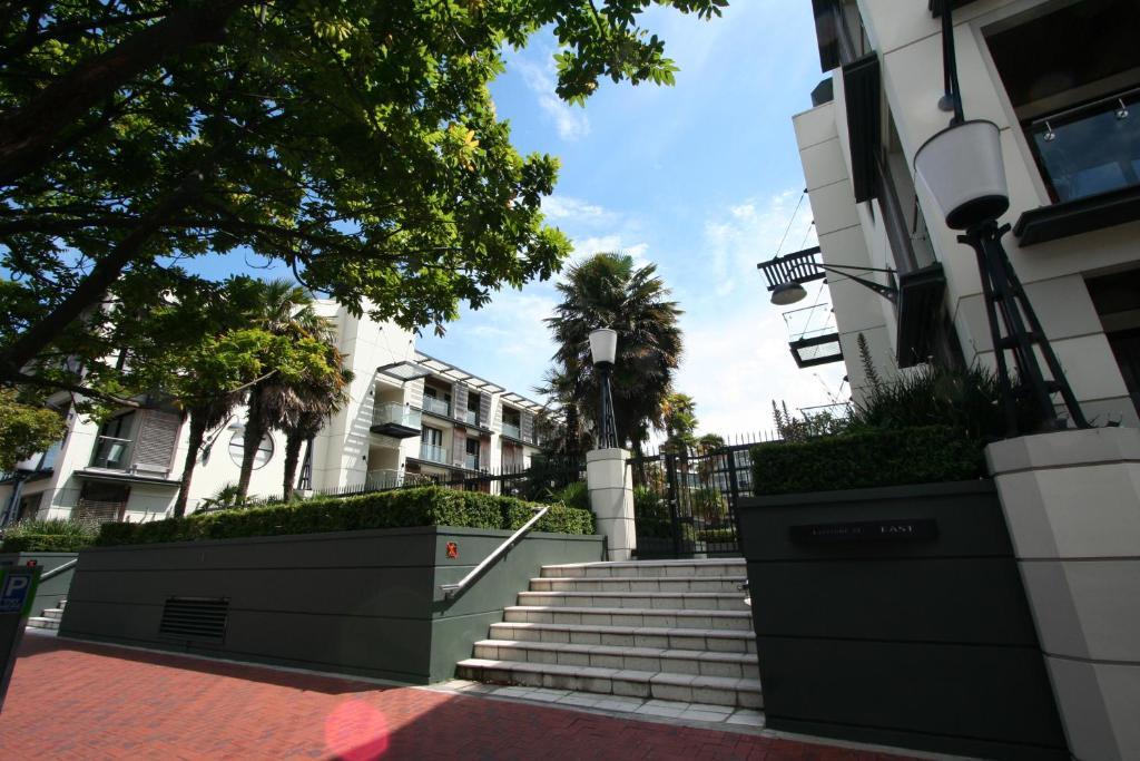 Latitude 37 Aparthotel Auckland Bagian luar foto